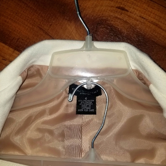 !!!!S O L D!!!! Cream Vintage Suit - Picture 2 of 4